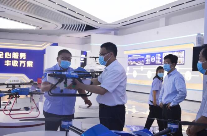 河南省委常委、統(tǒng)戰(zhàn)部部長王東偉一行蒞臨安陽全豐調研指導